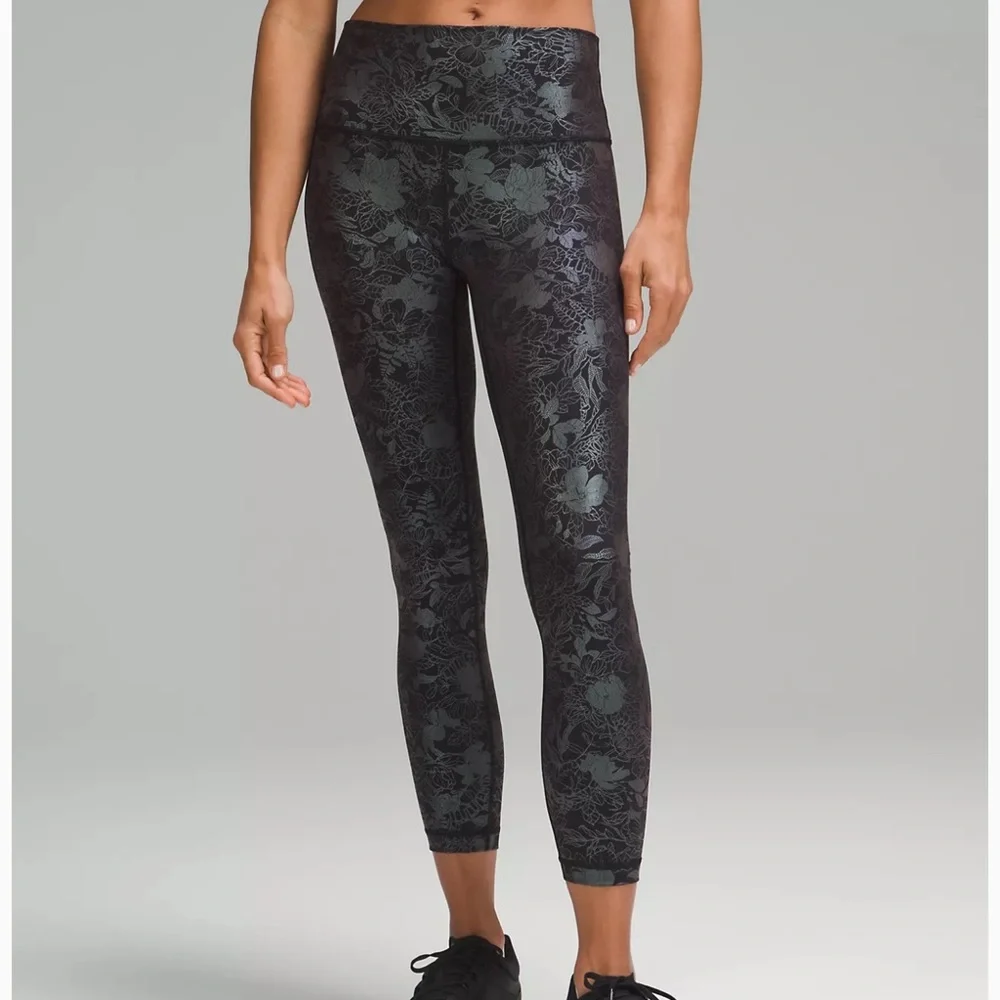 Lululemon Wunder Under High-Rise Tight‎ Logo Flourish Black Iridescent Foil sz 8